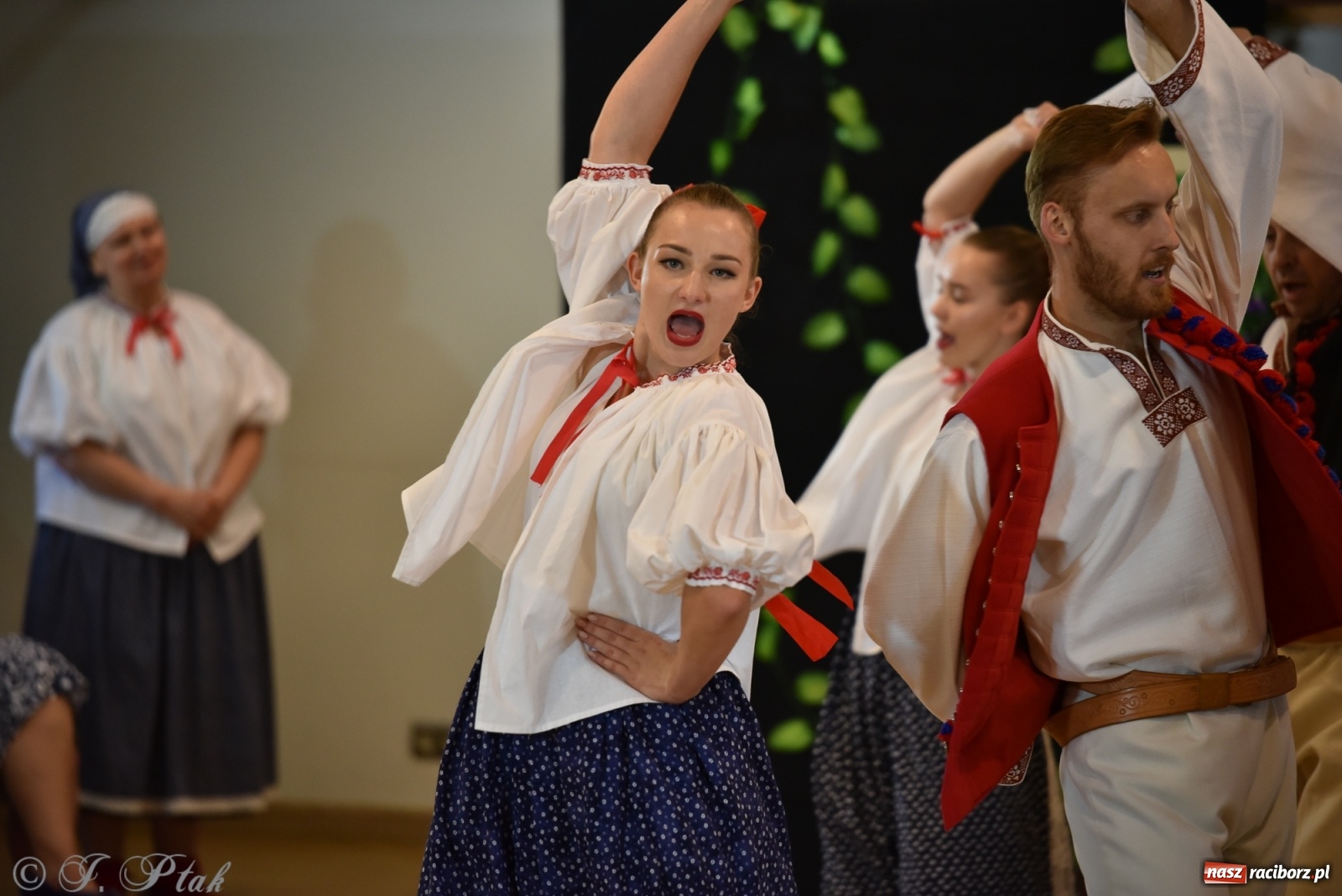 Zdjęcie w galerii na portalu naszraciborz.pl: Raciborskie Źródło zatańczyło dla małego Henia wiadomości z regionu