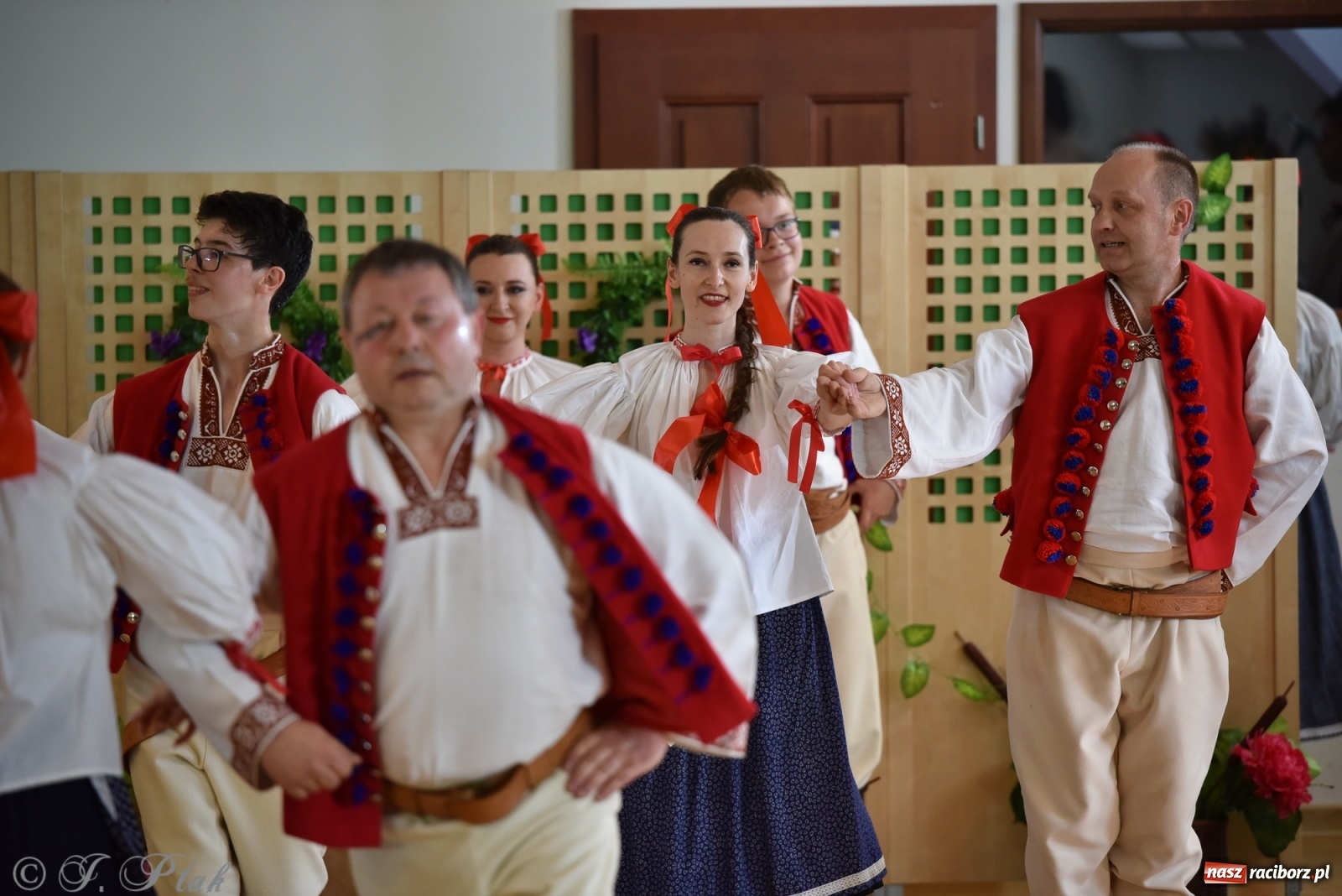 Zdjęcie w galerii na portalu naszraciborz.pl: Raciborskie Źródło zatańczyło dla małego Henia wiadomości z regionu