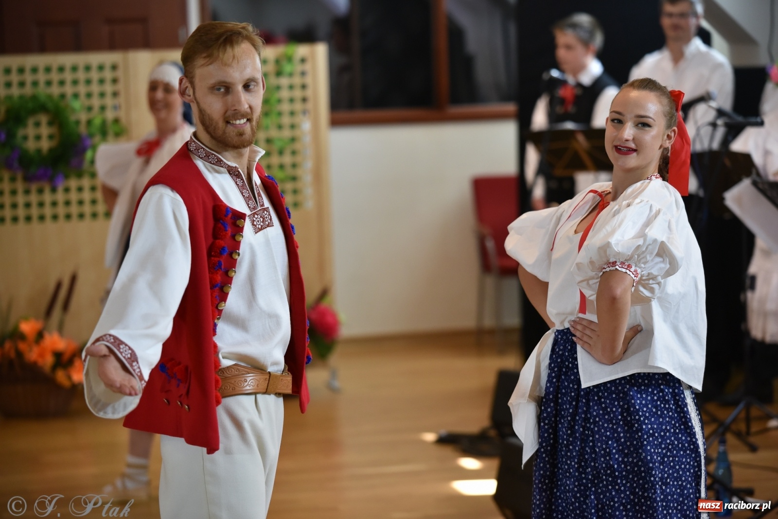 Zdjęcie w galerii na portalu naszraciborz.pl: Raciborskie Źródło zatańczyło dla małego Henia wiadomości z regionu