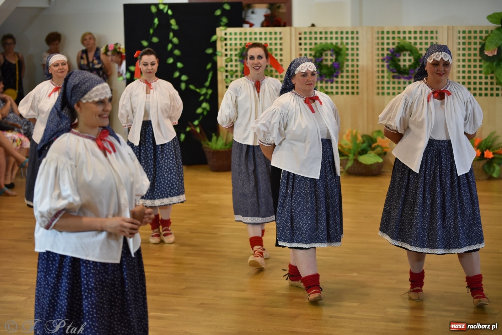 Zdjęcie w galerii na portalu naszraciborz.pl: Raciborskie Źródło zatańczyło dla małego Henia wiadomości z regionu