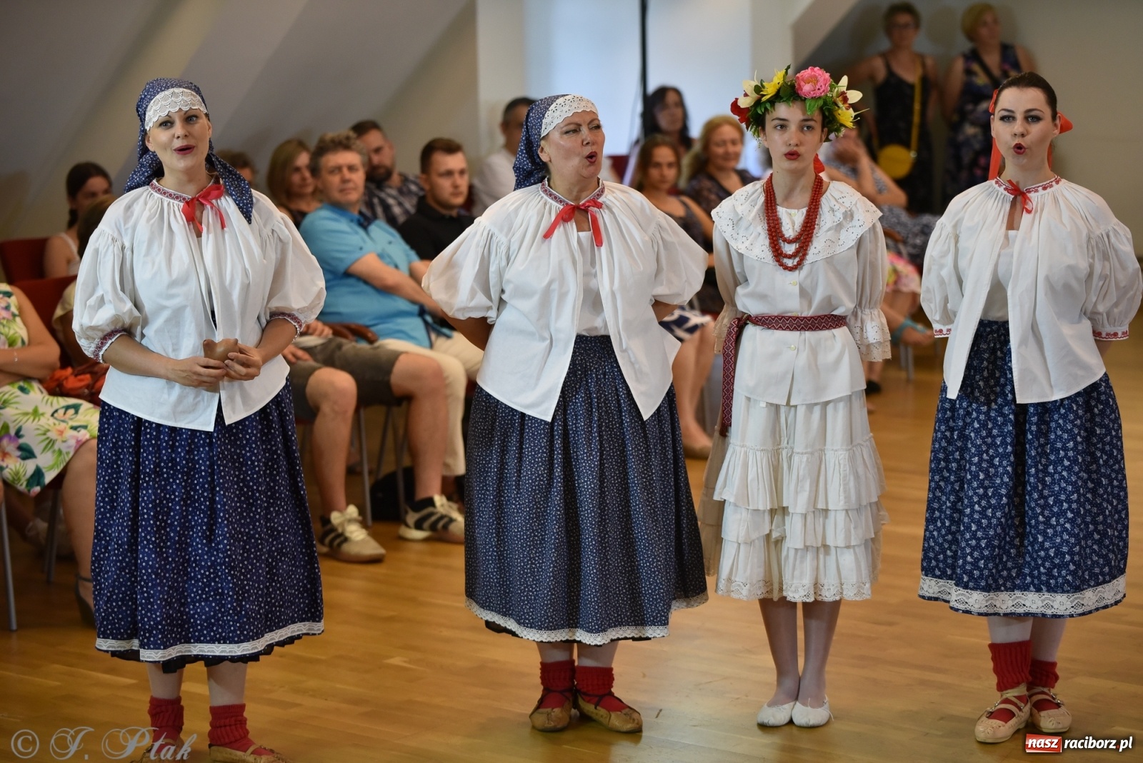Zdjęcie w galerii na portalu naszraciborz.pl: Raciborskie Źródło zatańczyło dla małego Henia wiadomości z regionu