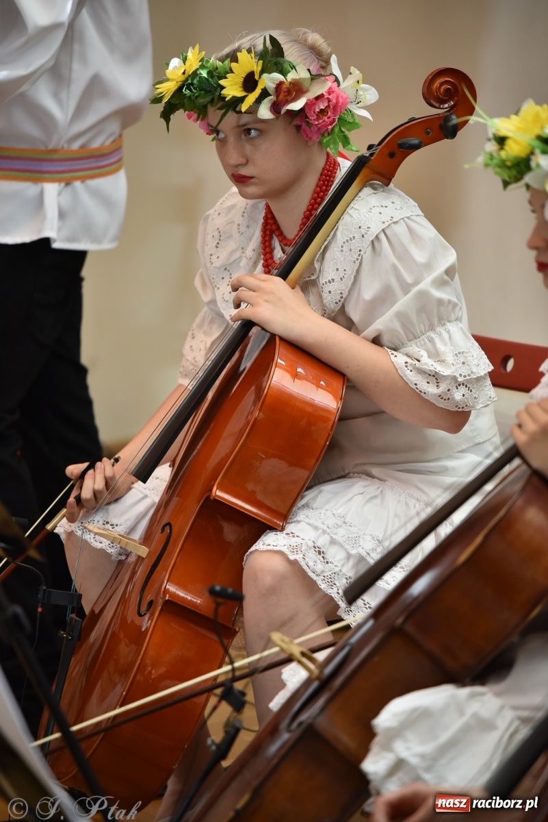 Zdjęcie w galerii na portalu naszraciborz.pl: Raciborskie Źródło zatańczyło dla małego Henia wiadomości z regionu