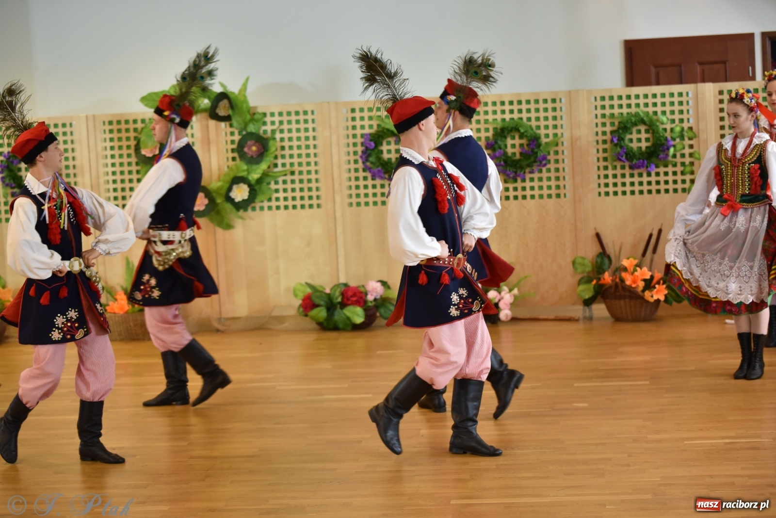 Zdjęcie w galerii na portalu naszraciborz.pl: Raciborskie Źródło zatańczyło dla małego Henia wiadomości z regionu