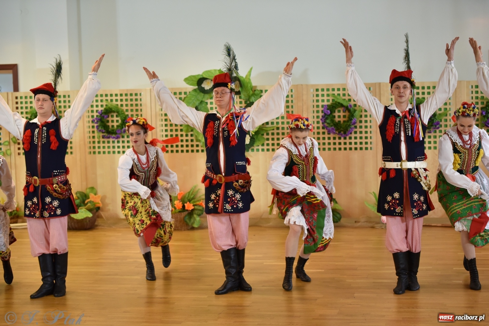 Zdjęcie w galerii na portalu naszraciborz.pl: Raciborskie Źródło zatańczyło dla małego Henia wiadomości z regionu