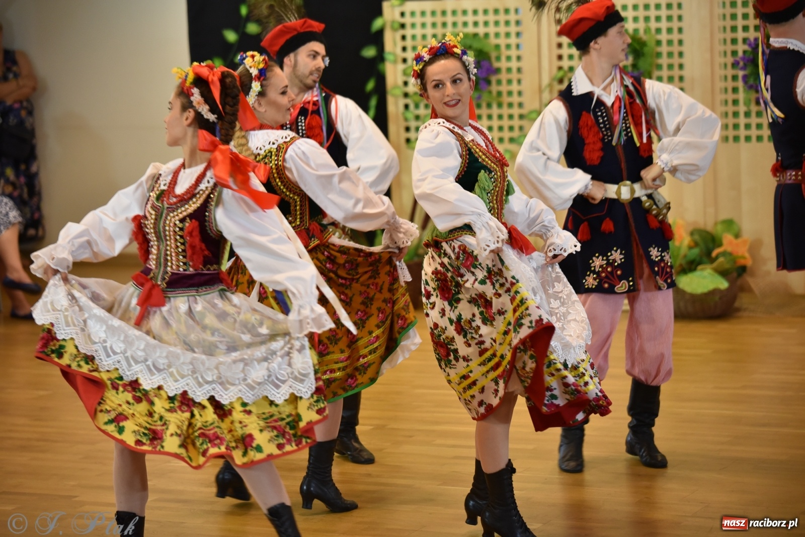 Zdjęcie w galerii na portalu naszraciborz.pl: Raciborskie Źródło zatańczyło dla małego Henia wiadomości z regionu