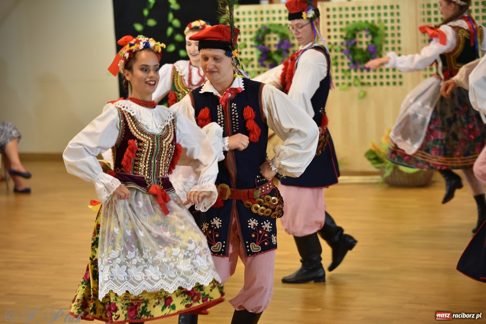 Zdjęcie w galerii na portalu naszraciborz.pl: Raciborskie Źródło zatańczyło dla małego Henia wiadomości z regionu