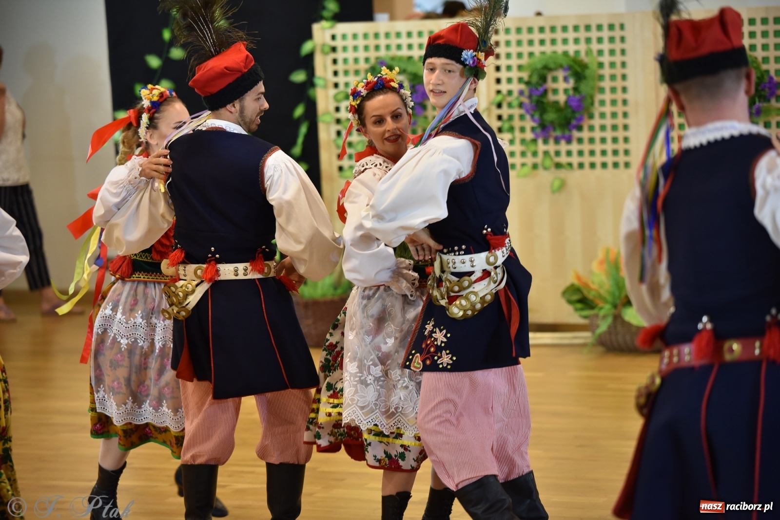 Zdjęcie w galerii na portalu naszraciborz.pl: Raciborskie Źródło zatańczyło dla małego Henia wiadomości z regionu