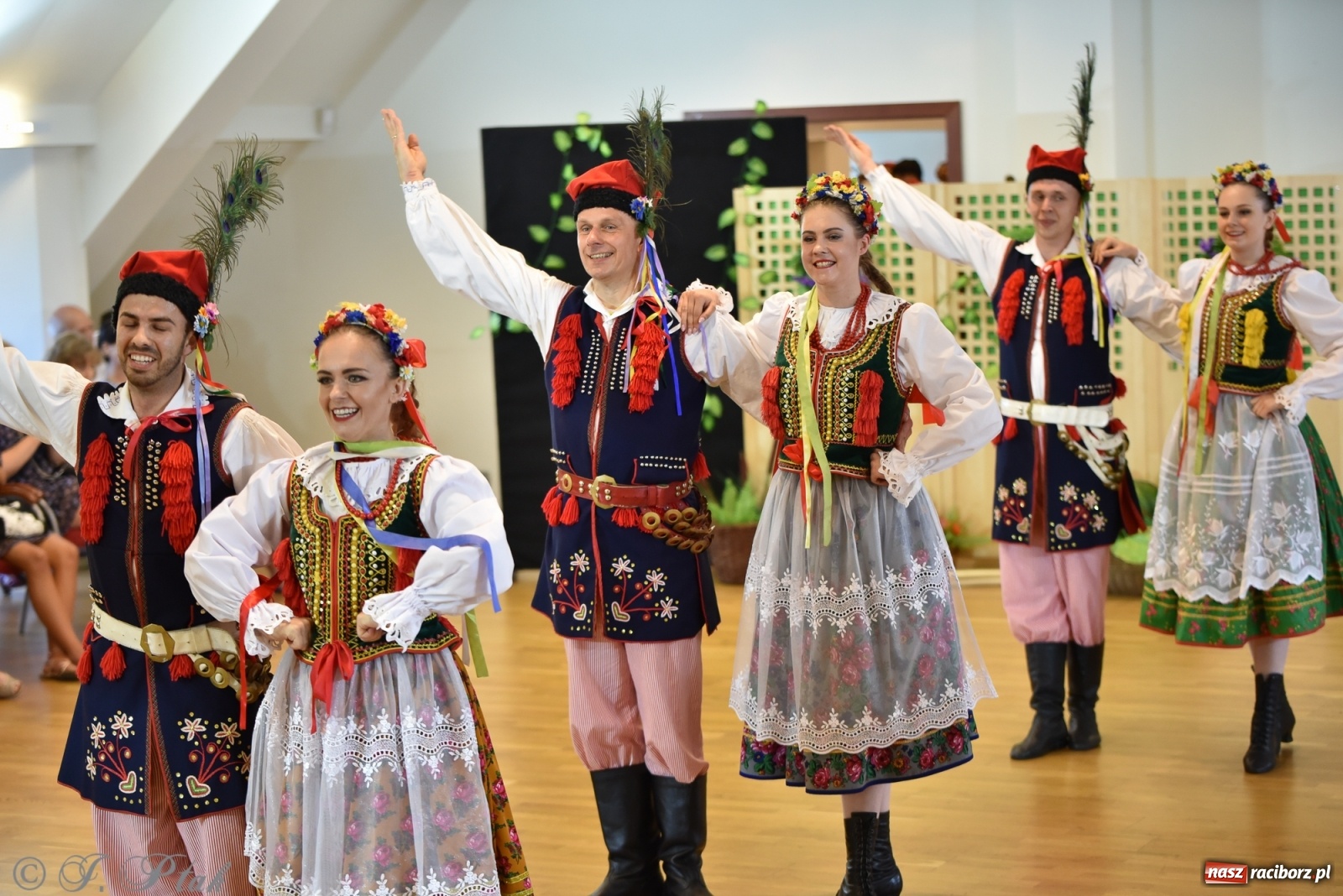 Zdjęcie w galerii na portalu naszraciborz.pl: Raciborskie Źródło zatańczyło dla małego Henia wiadomości z regionu