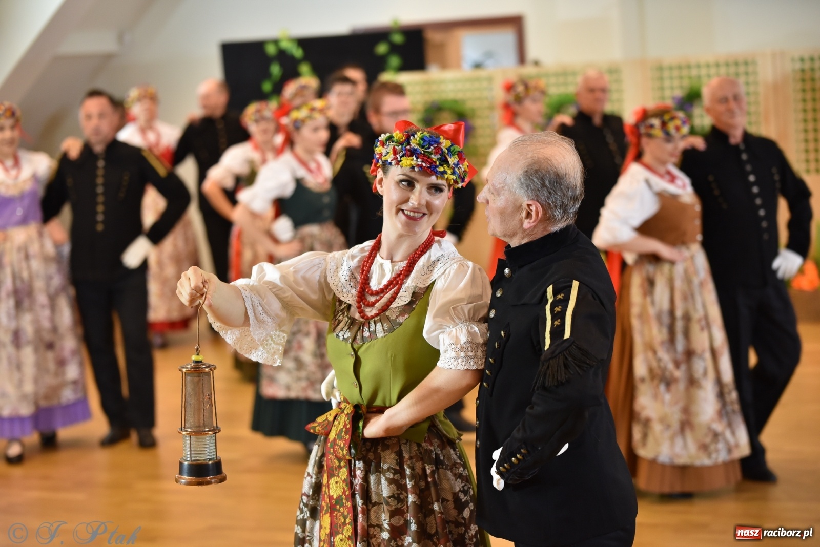 Zdjęcie w galerii na portalu naszraciborz.pl: Raciborskie Źródło zatańczyło dla małego Henia wiadomości z regionu
