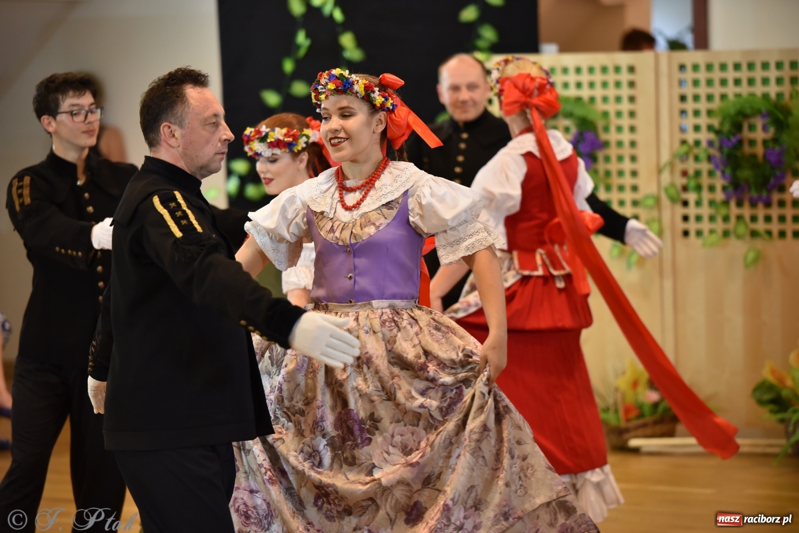 Zdjęcie w galerii na portalu naszraciborz.pl: Raciborskie Źródło zatańczyło dla małego Henia wiadomości z regionu