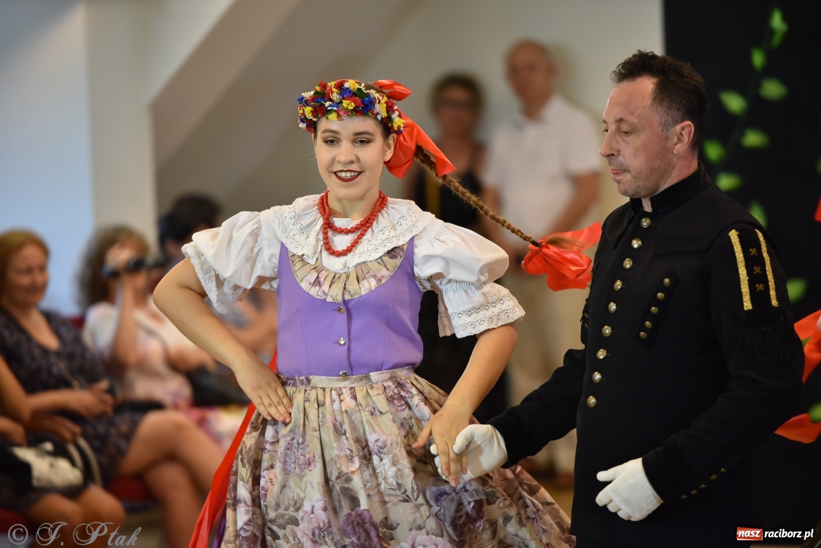 Zdjęcie w galerii na portalu naszraciborz.pl: Raciborskie Źródło zatańczyło dla małego Henia wiadomości z regionu