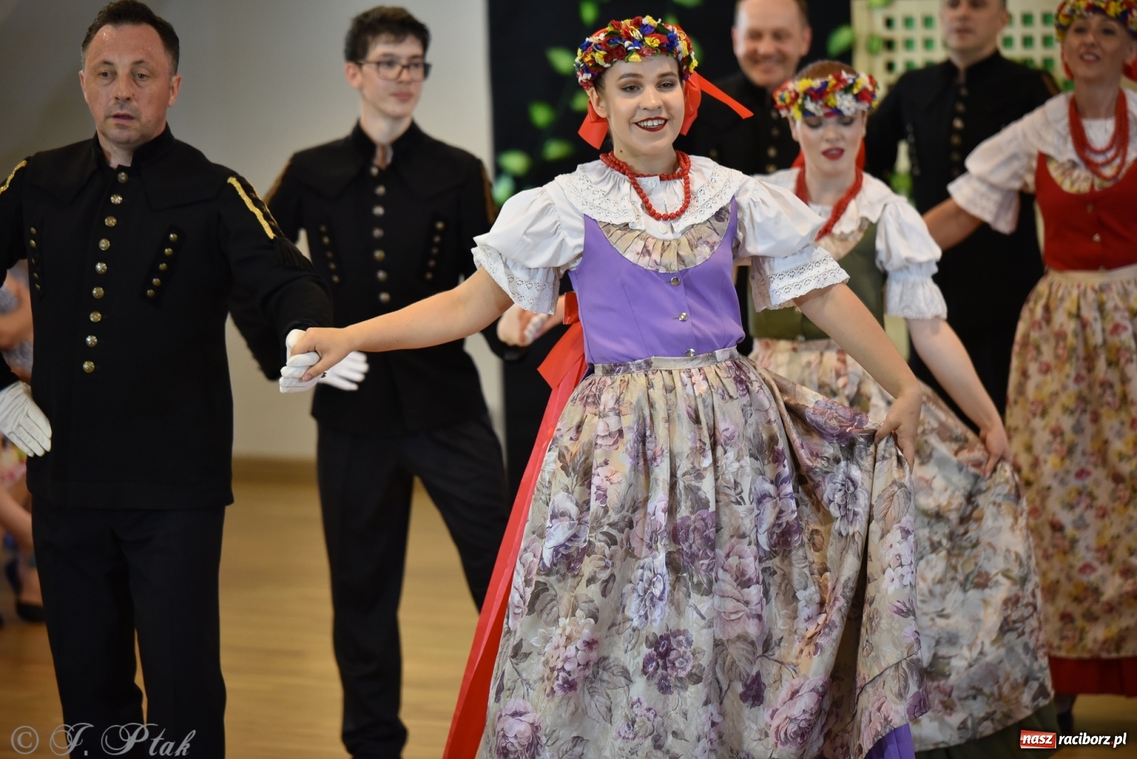 Zdjęcie w galerii na portalu naszraciborz.pl: Raciborskie Źródło zatańczyło dla małego Henia wiadomości z regionu