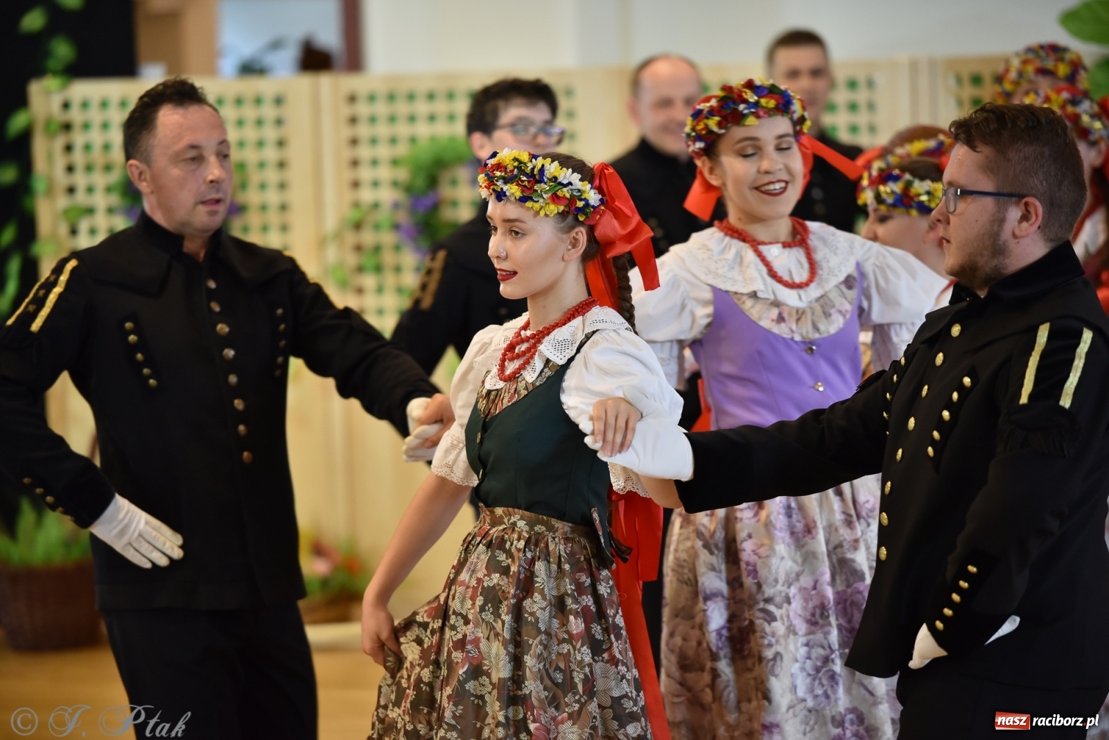 Zdjęcie w galerii na portalu naszraciborz.pl: Raciborskie Źródło zatańczyło dla małego Henia wiadomości z regionu