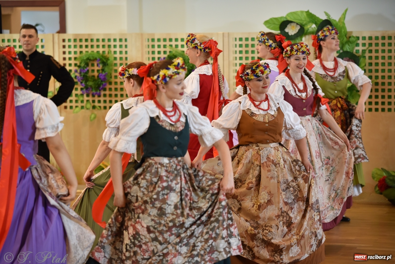 Zdjęcie w galerii na portalu naszraciborz.pl: Raciborskie Źródło zatańczyło dla małego Henia wiadomości z regionu