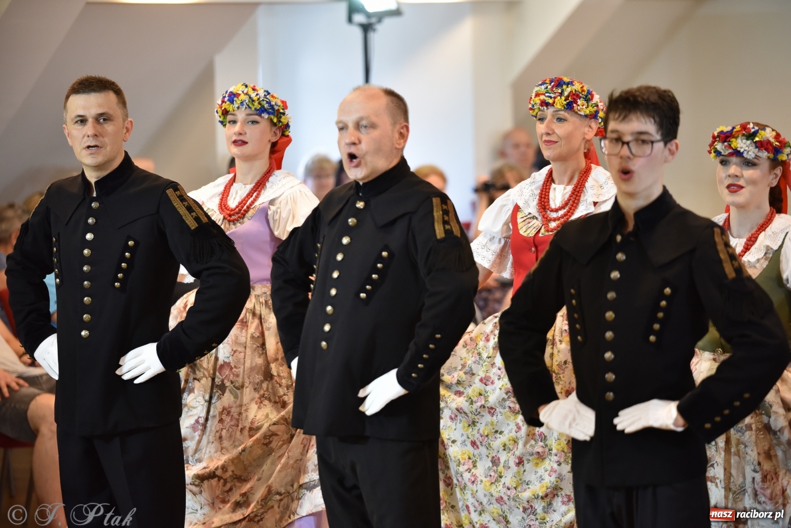 Zdjęcie w galerii na portalu naszraciborz.pl: Raciborskie Źródło zatańczyło dla małego Henia wiadomości z regionu