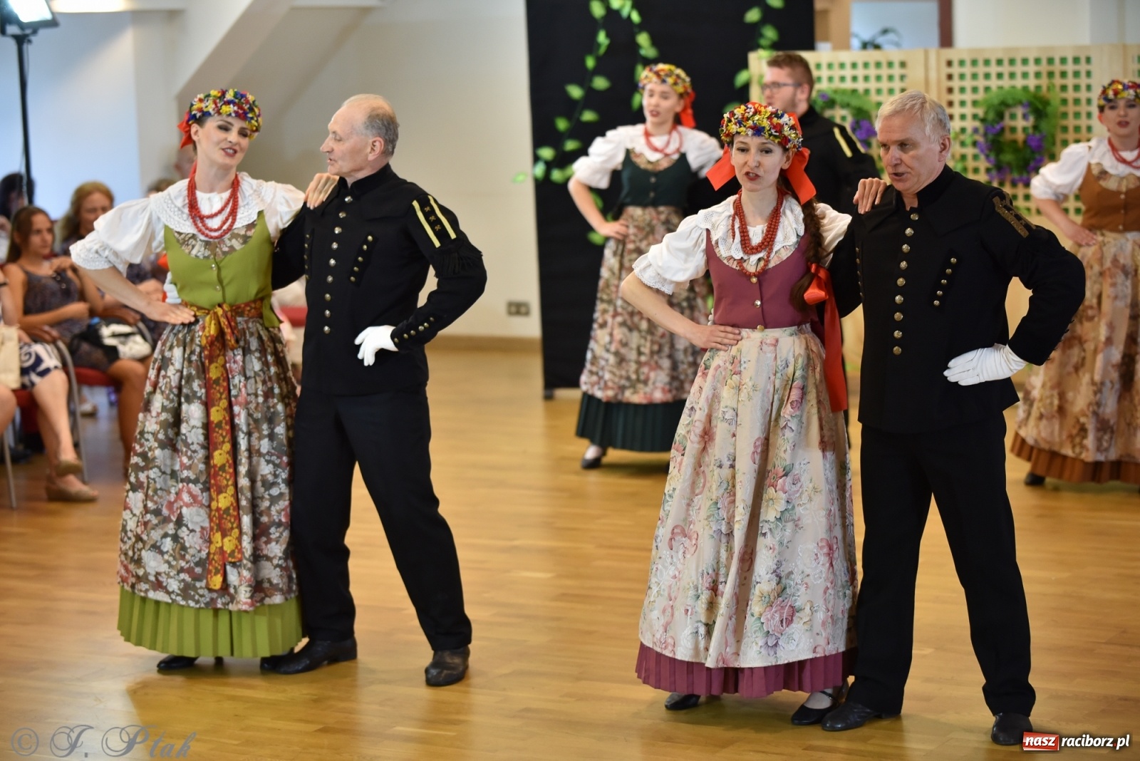 Zdjęcie w galerii na portalu naszraciborz.pl: Raciborskie Źródło zatańczyło dla małego Henia wiadomości z regionu