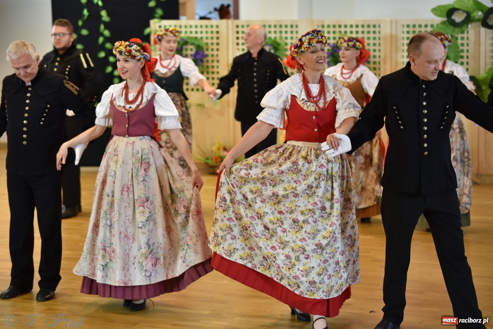 Zdjęcie w galerii na portalu naszraciborz.pl: Raciborskie Źródło zatańczyło dla małego Henia wiadomości z regionu