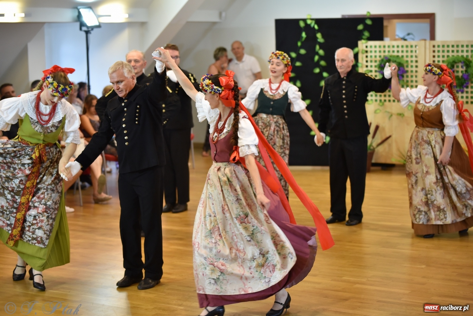 Zdjęcie w galerii na portalu naszraciborz.pl: Raciborskie Źródło zatańczyło dla małego Henia wiadomości z regionu
