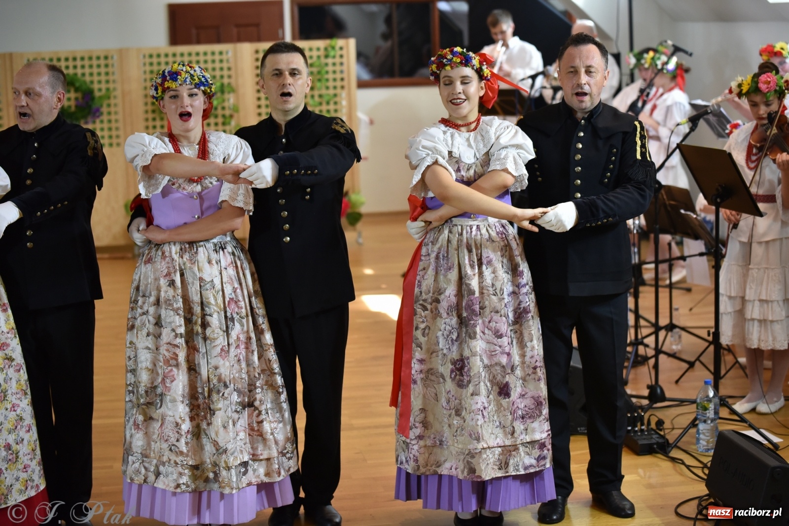 Zdjęcie w galerii na portalu naszraciborz.pl: Raciborskie Źródło zatańczyło dla małego Henia wiadomości z regionu