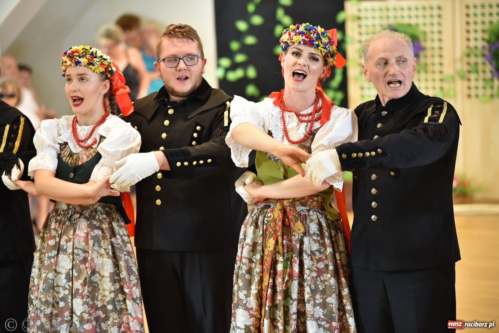 Zdjęcie w galerii na portalu naszraciborz.pl: Raciborskie Źródło zatańczyło dla małego Henia wiadomości z regionu