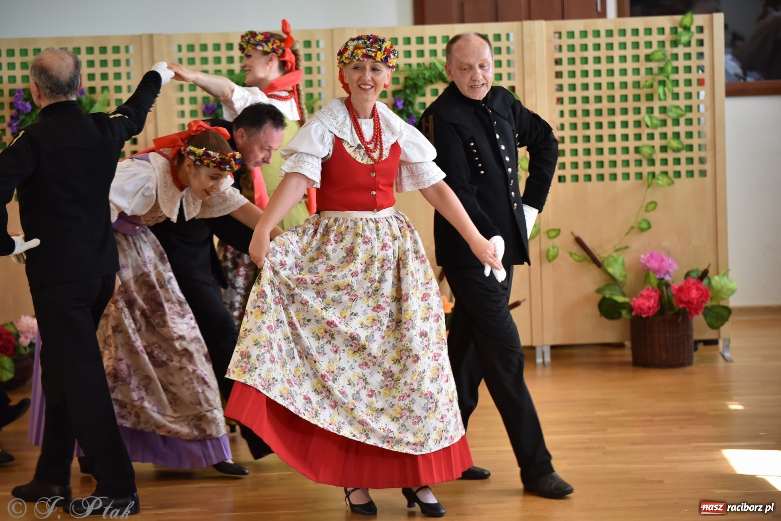 Zdjęcie w galerii na portalu naszraciborz.pl: Raciborskie Źródło zatańczyło dla małego Henia wiadomości z regionu