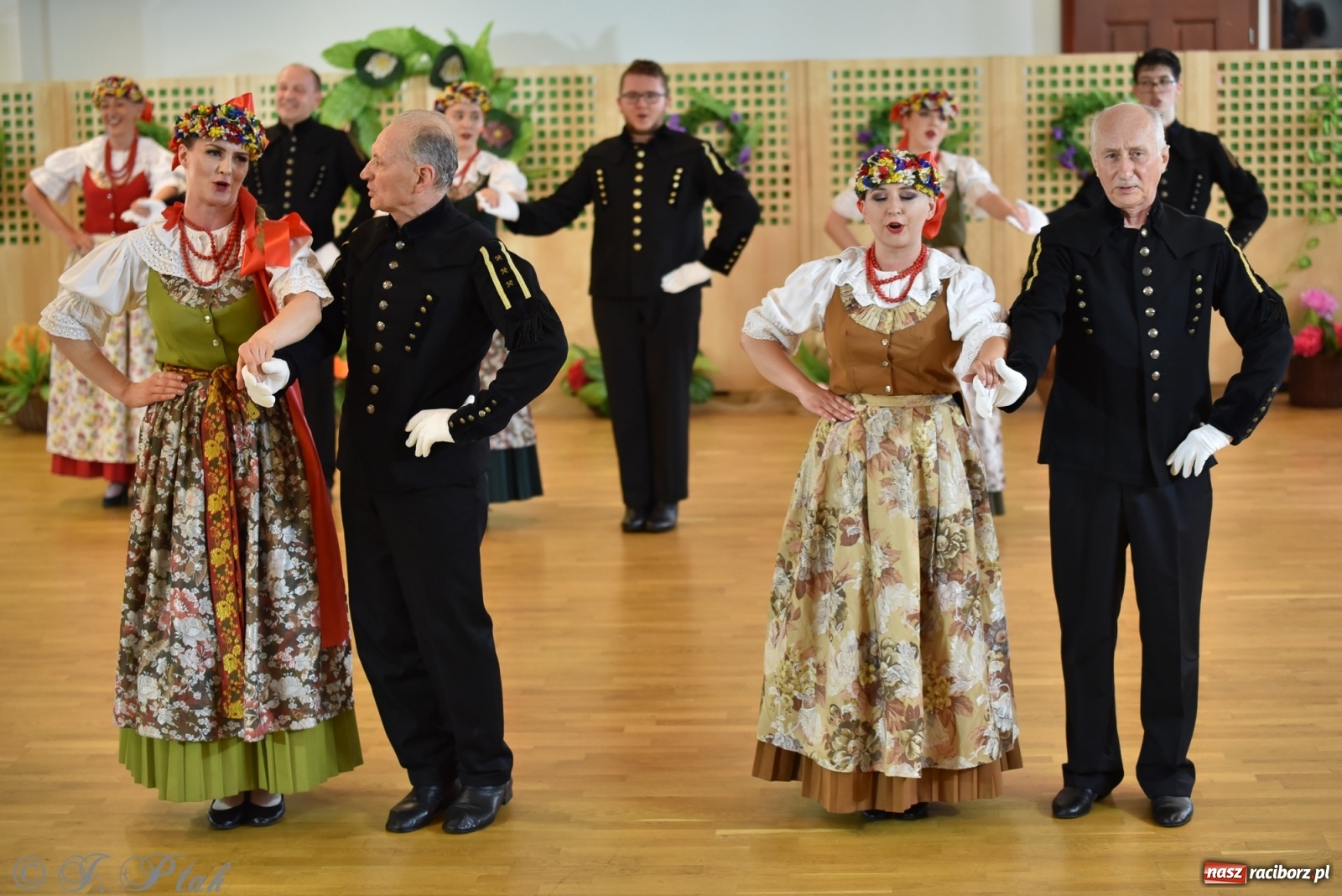 Zdjęcie w galerii na portalu naszraciborz.pl: Raciborskie Źródło zatańczyło dla małego Henia wiadomości z regionu