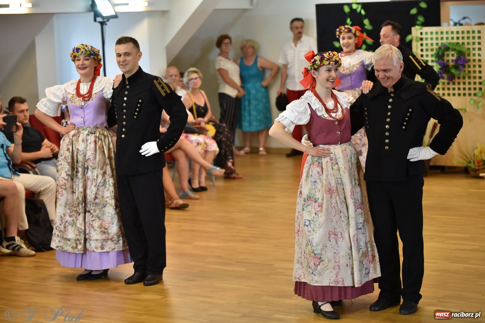 Zdjęcie w galerii na portalu naszraciborz.pl: Raciborskie Źródło zatańczyło dla małego Henia wiadomości z regionu
