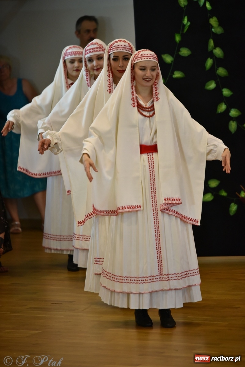 Zdjęcie w galerii na portalu naszraciborz.pl: Raciborskie Źródło zatańczyło dla małego Henia wiadomości z regionu