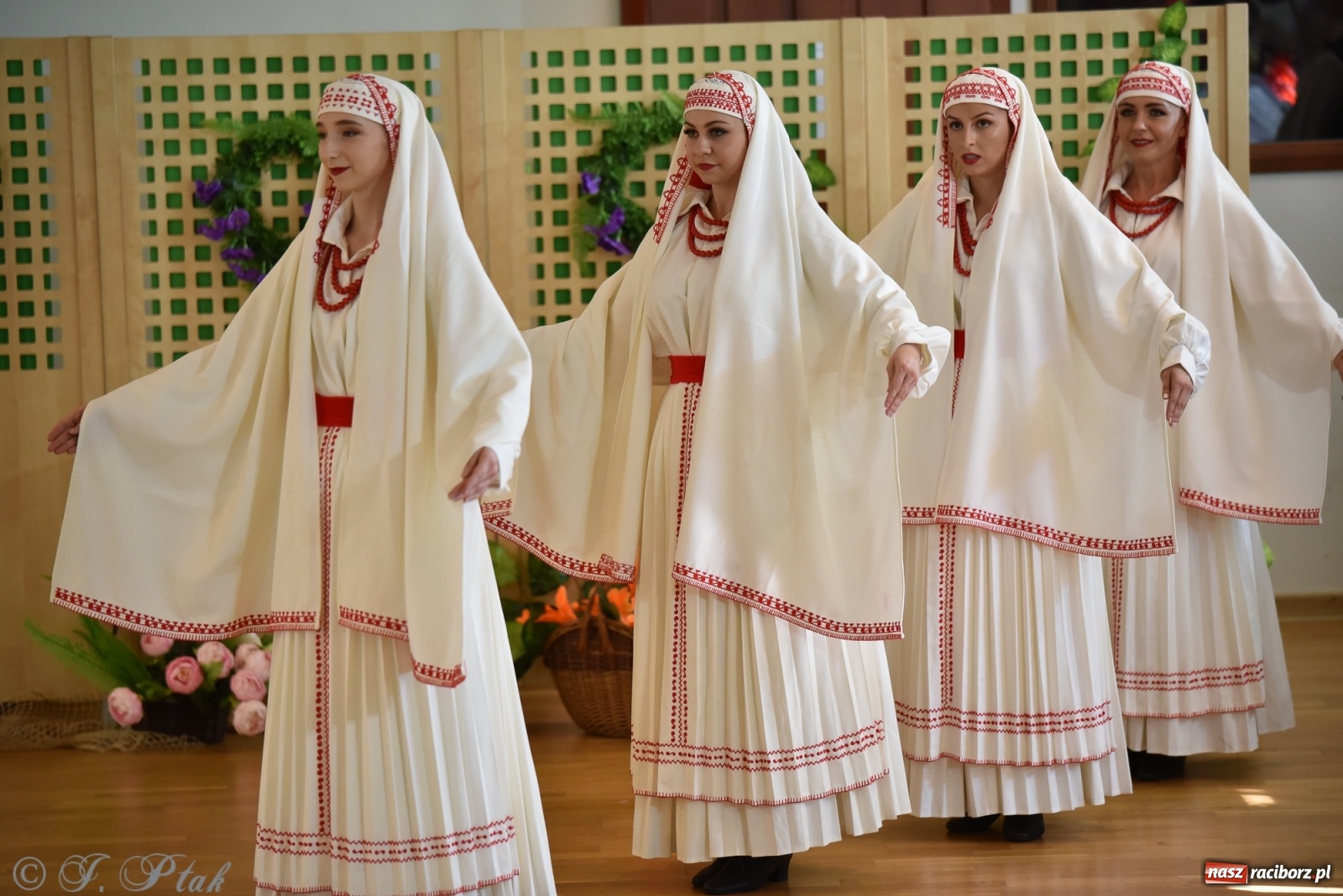 Zdjęcie w galerii na portalu naszraciborz.pl: Raciborskie Źródło zatańczyło dla małego Henia wiadomości z regionu