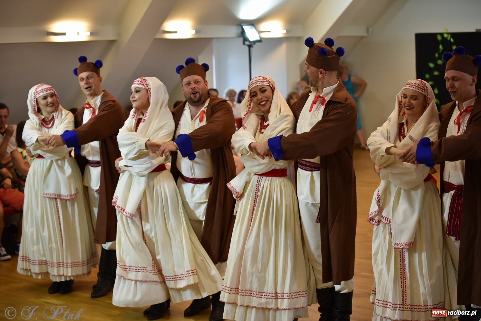 Zdjęcie w galerii na portalu naszraciborz.pl: Raciborskie Źródło zatańczyło dla małego Henia wiadomości z regionu