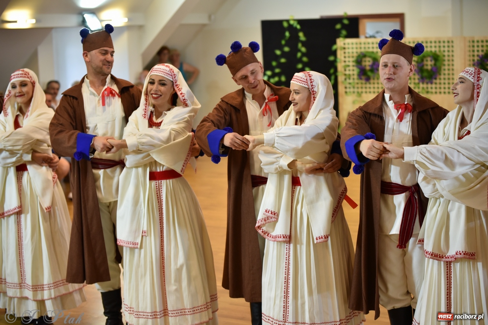 Zdjęcie w galerii na portalu naszraciborz.pl: Raciborskie Źródło zatańczyło dla małego Henia wiadomości z regionu