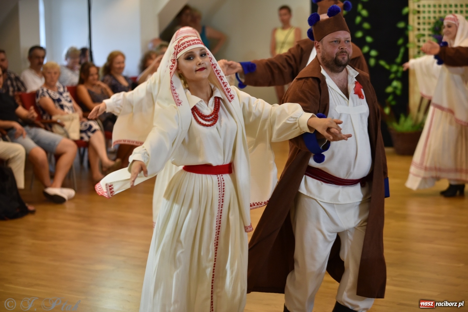 Zdjęcie w galerii na portalu naszraciborz.pl: Raciborskie Źródło zatańczyło dla małego Henia wiadomości z regionu