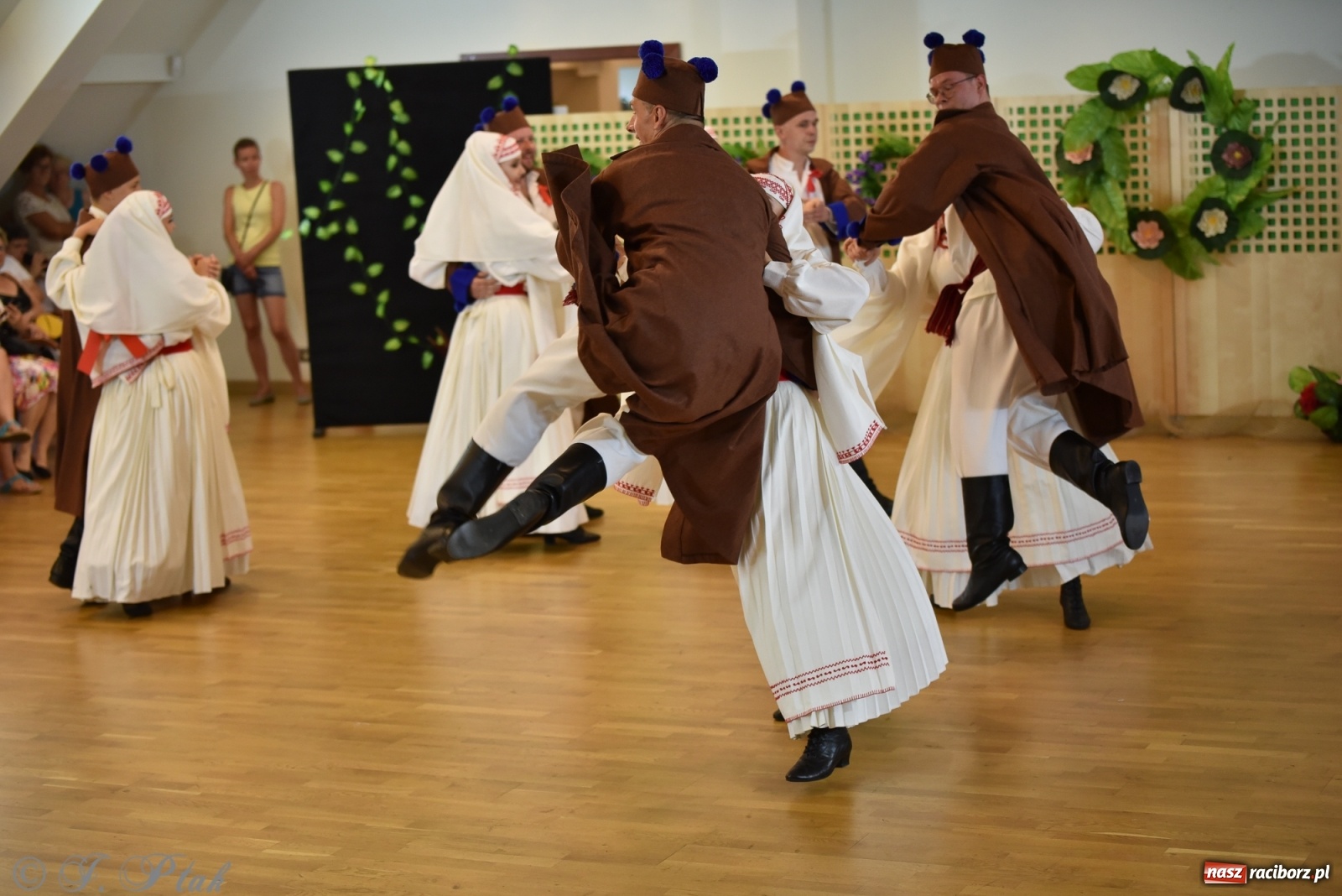Zdjęcie w galerii na portalu naszraciborz.pl: Raciborskie Źródło zatańczyło dla małego Henia wiadomości z regionu