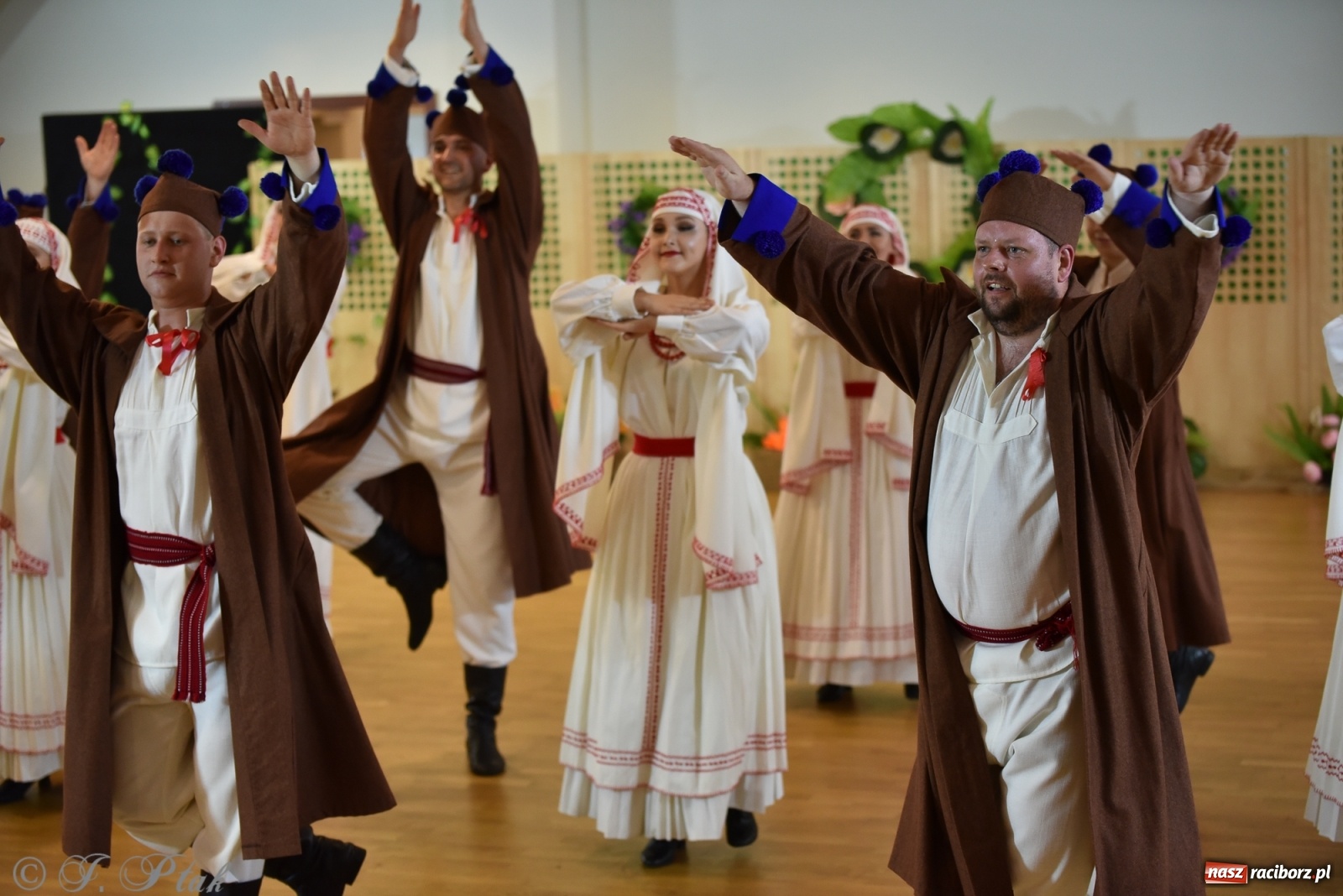 Zdjęcie w galerii na portalu naszraciborz.pl: Raciborskie Źródło zatańczyło dla małego Henia wiadomości z regionu