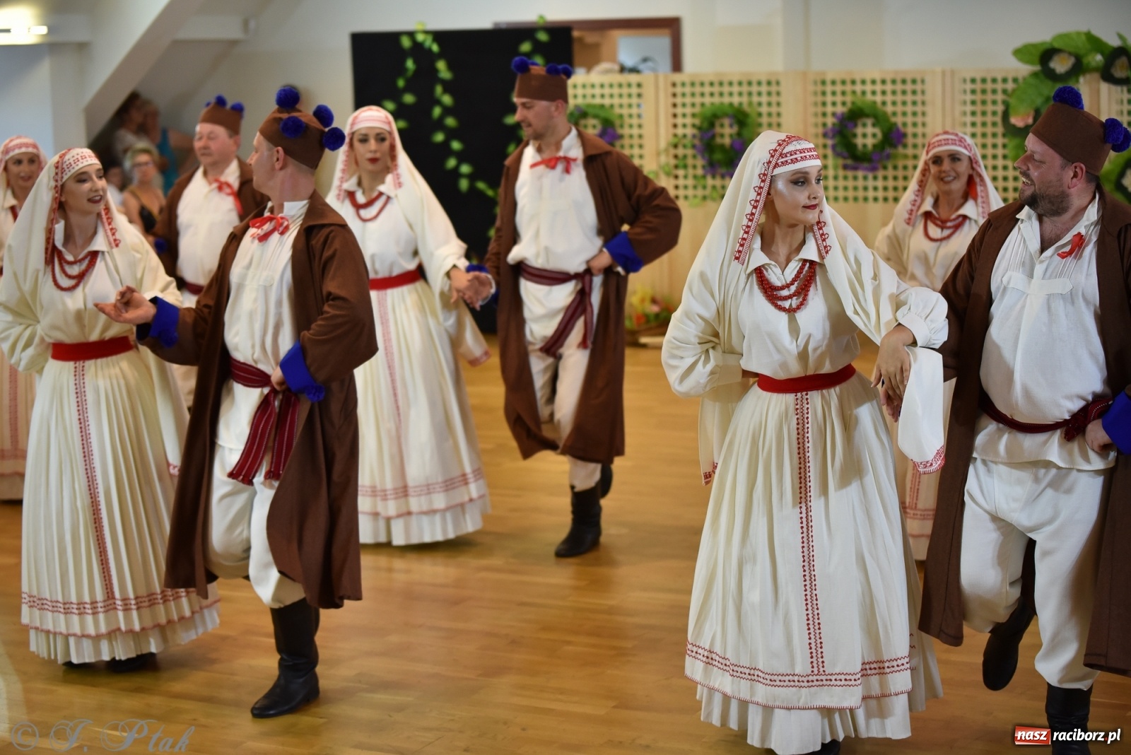 Zdjęcie w galerii na portalu naszraciborz.pl: Raciborskie Źródło zatańczyło dla małego Henia wiadomości z regionu