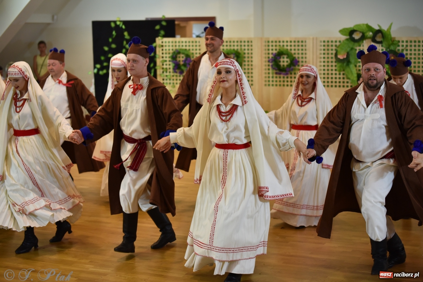 Zdjęcie w galerii na portalu naszraciborz.pl: Raciborskie Źródło zatańczyło dla małego Henia wiadomości z regionu
