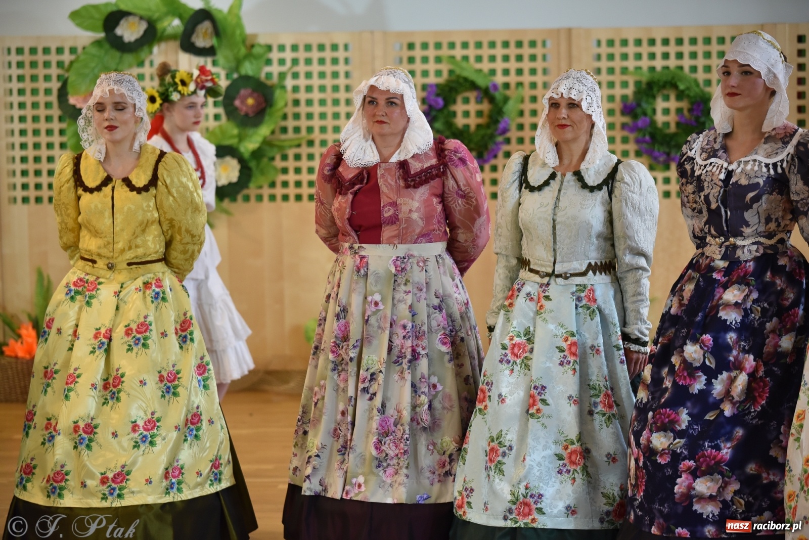 Zdjęcie w galerii na portalu naszraciborz.pl: Raciborskie Źródło zatańczyło dla małego Henia wiadomości z regionu