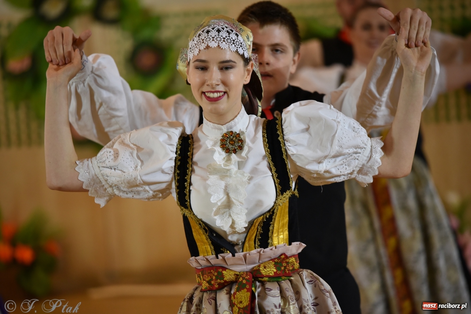 Zdjęcie w galerii na portalu naszraciborz.pl: Raciborskie Źródło zatańczyło dla małego Henia wiadomości z regionu