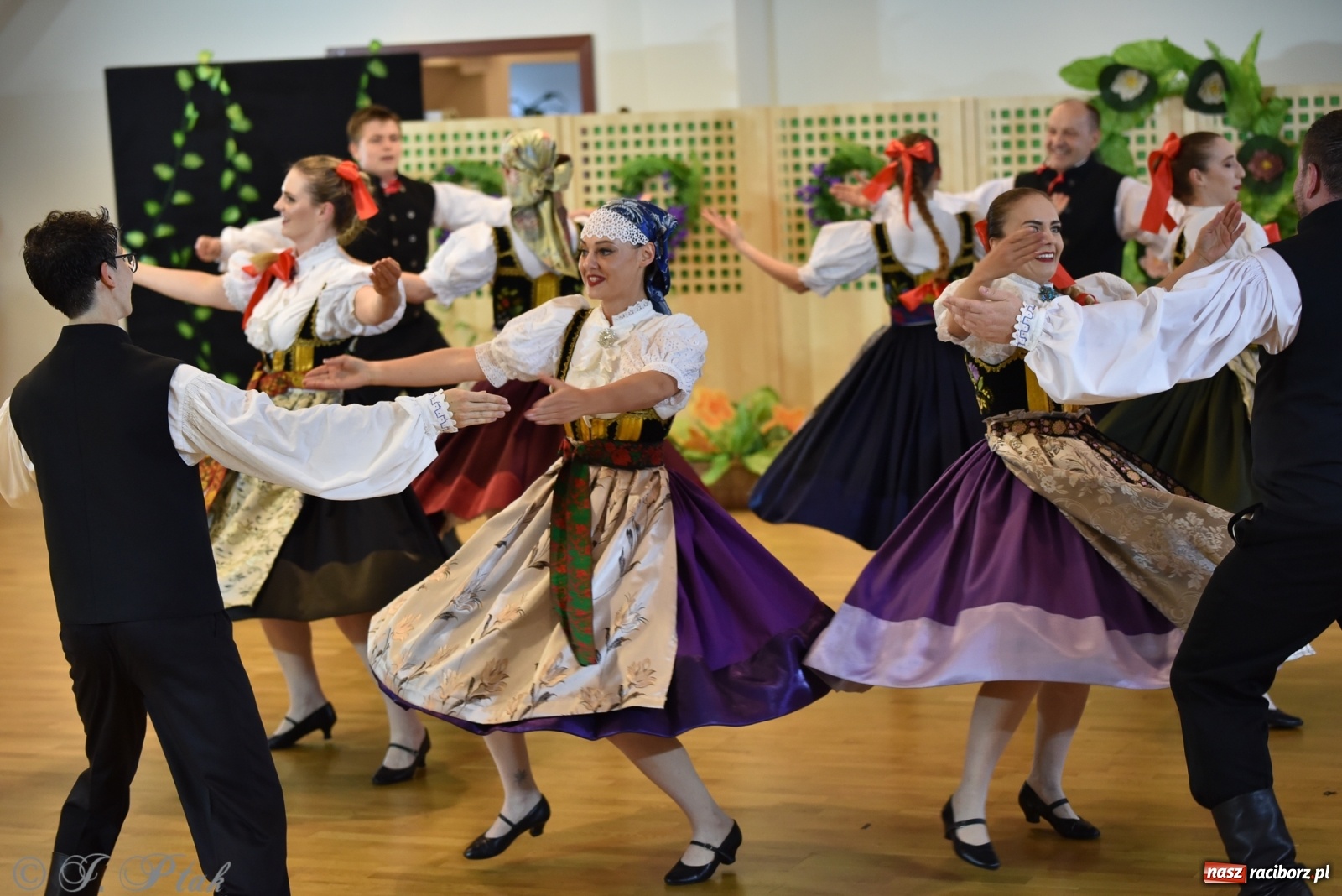Zdjęcie w galerii na portalu naszraciborz.pl: Raciborskie Źródło zatańczyło dla małego Henia wiadomości z regionu