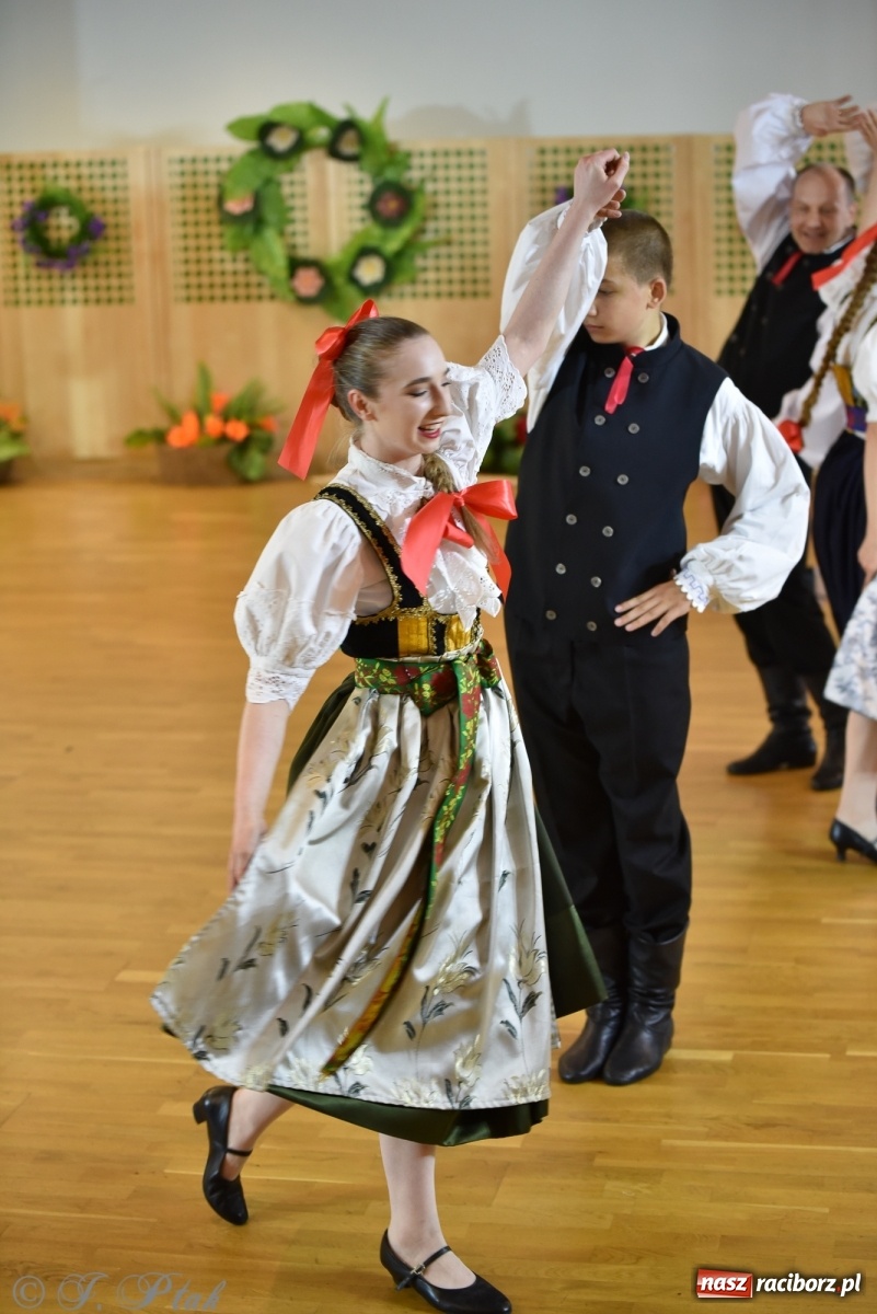 Zdjęcie w galerii na portalu naszraciborz.pl: Raciborskie Źródło zatańczyło dla małego Henia wiadomości z regionu