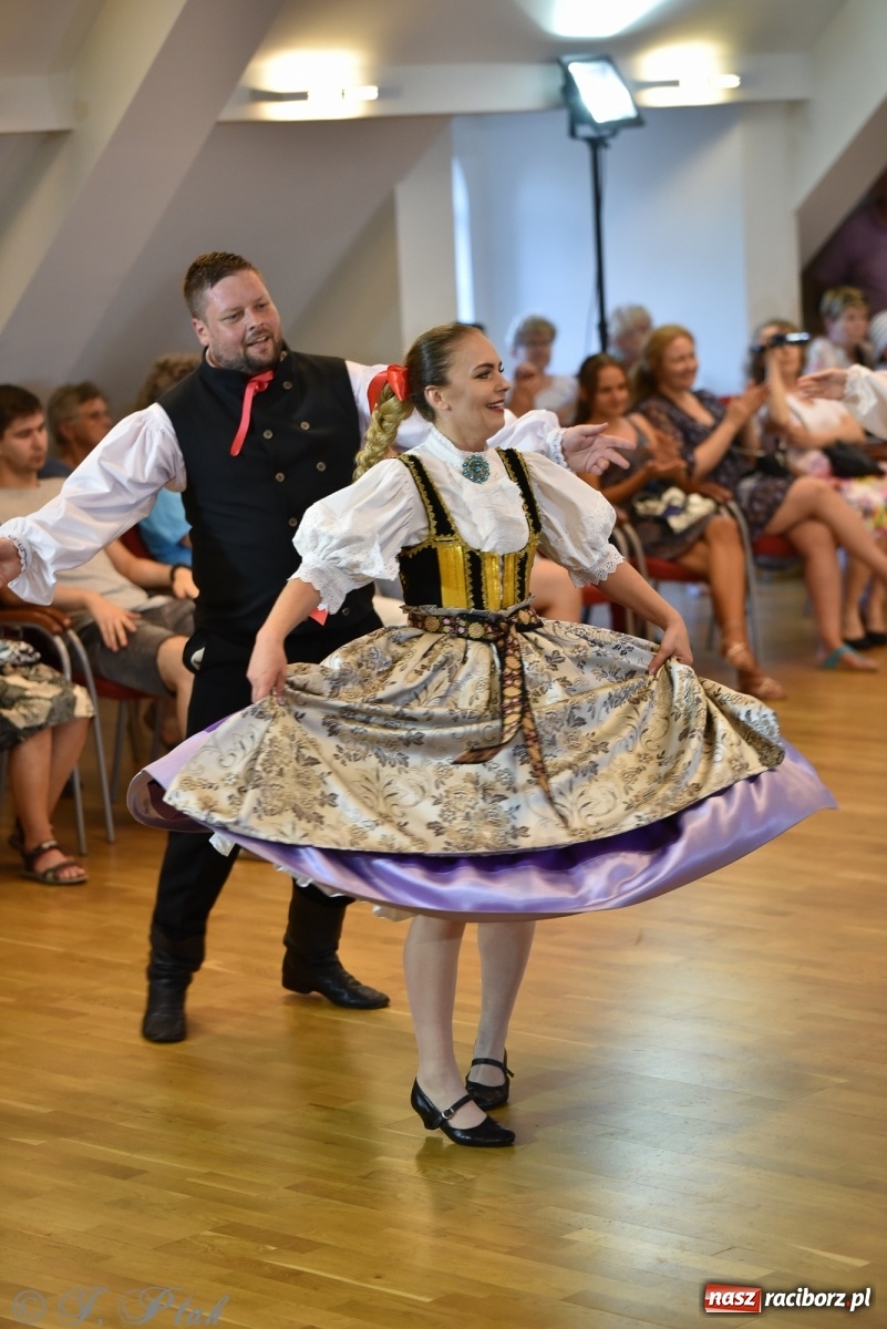 Zdjęcie w galerii na portalu naszraciborz.pl: Raciborskie Źródło zatańczyło dla małego Henia wiadomości z regionu