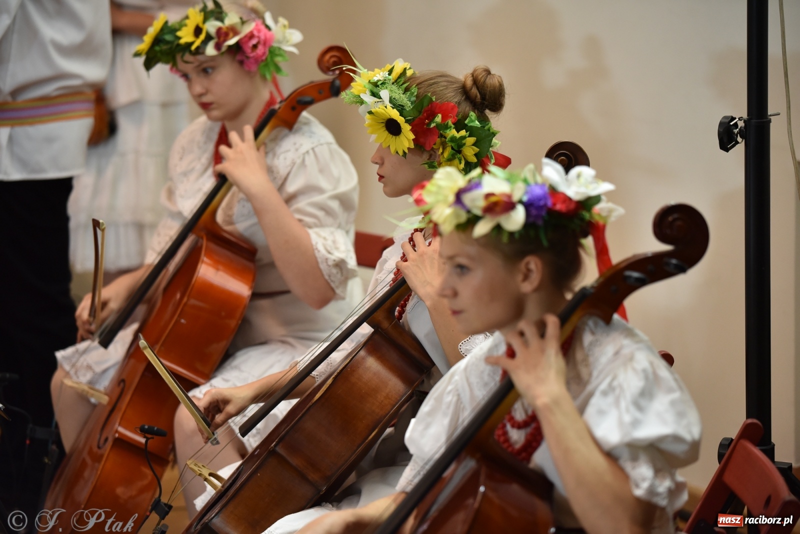 Zdjęcie w galerii na portalu naszraciborz.pl: Raciborskie Źródło zatańczyło dla małego Henia wiadomości z regionu