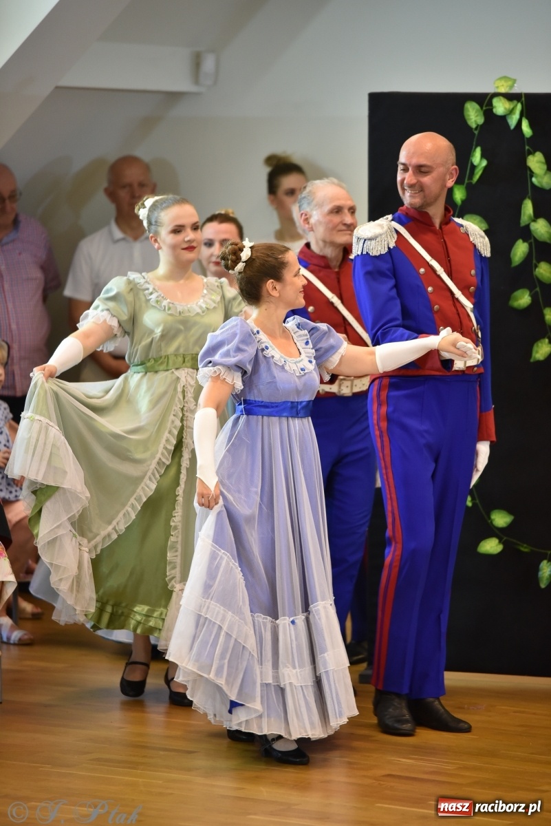 Zdjęcie w galerii na portalu naszraciborz.pl: Raciborskie Źródło zatańczyło dla małego Henia wiadomości z regionu