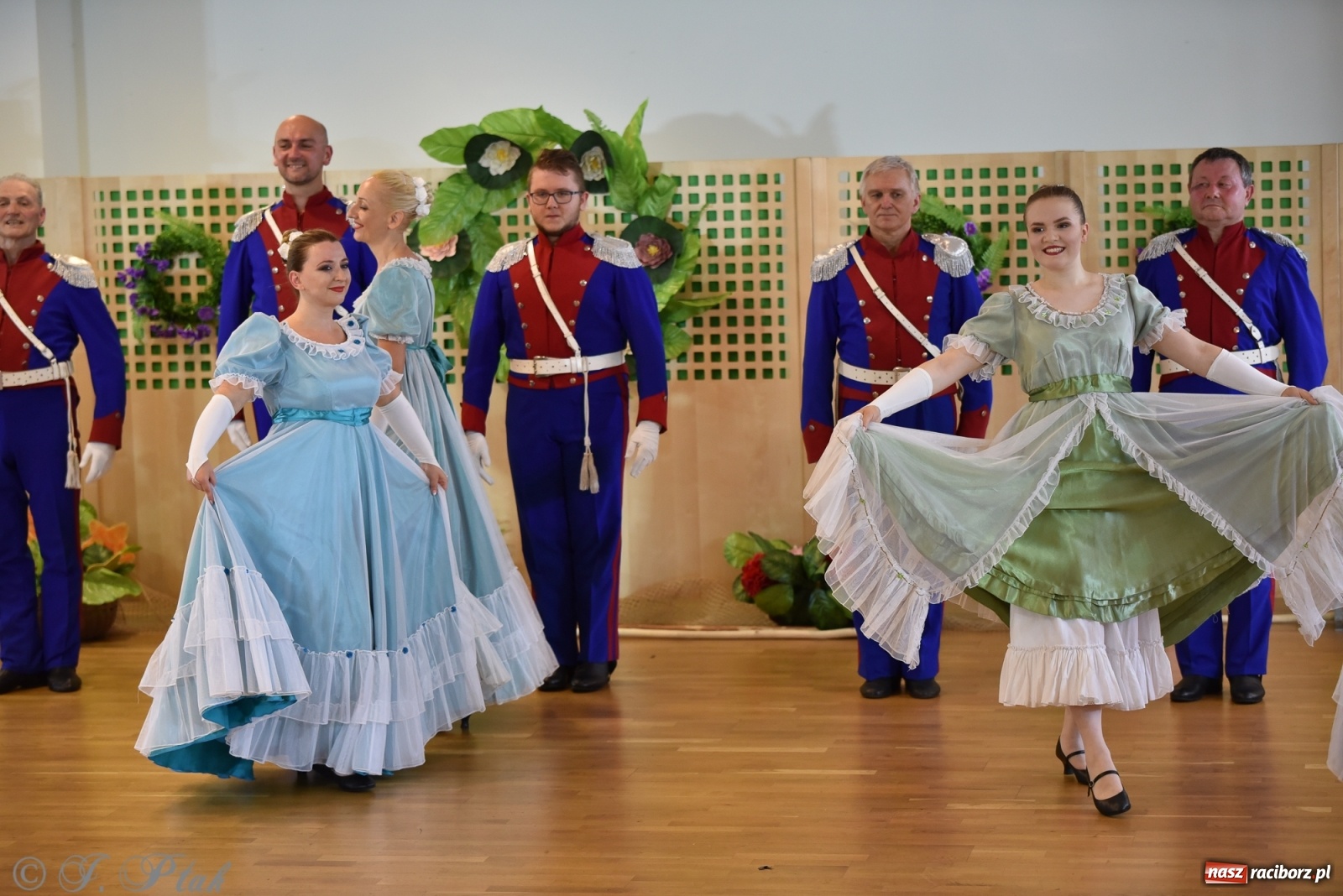 Zdjęcie w galerii na portalu naszraciborz.pl: Raciborskie Źródło zatańczyło dla małego Henia wiadomości z regionu