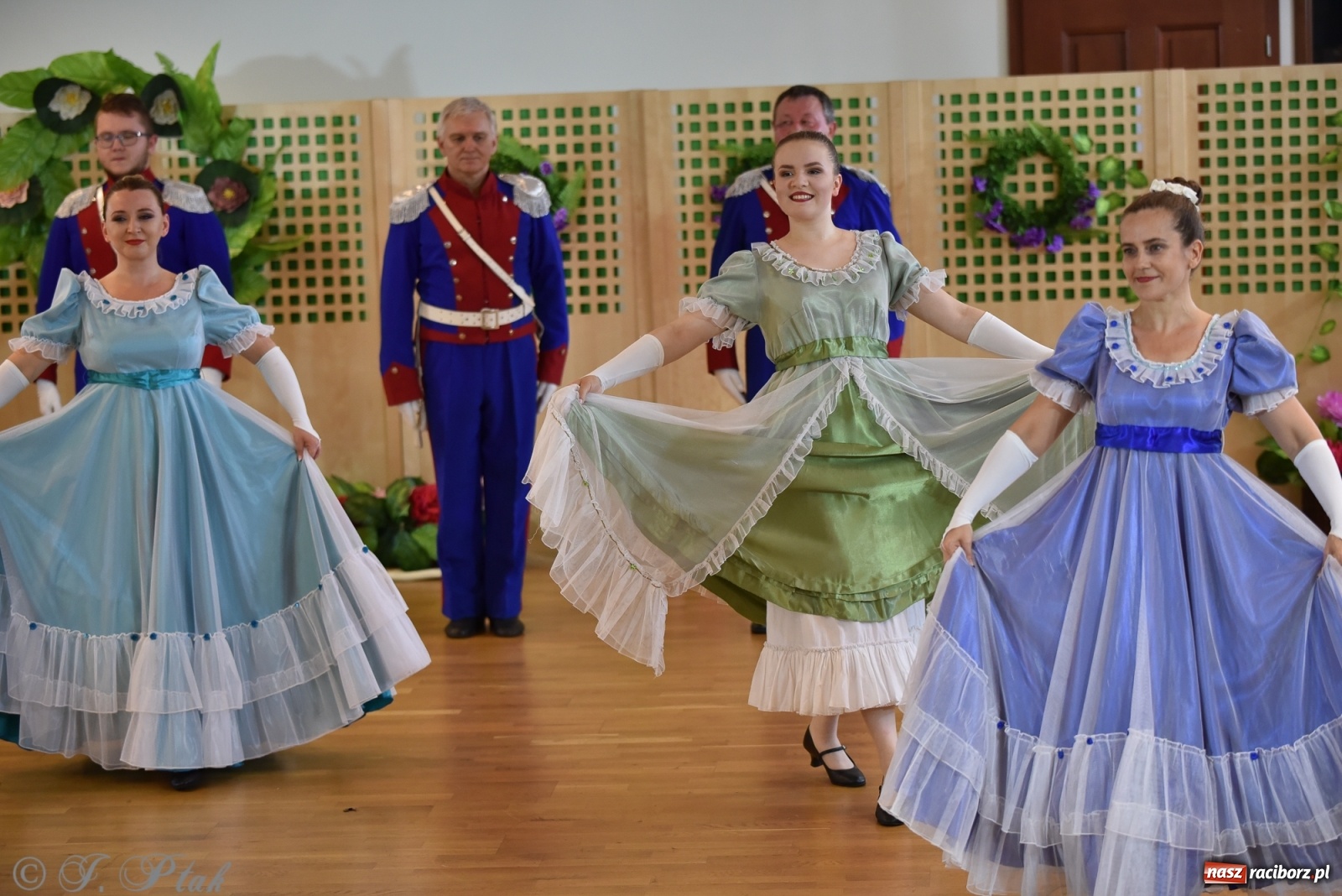 Zdjęcie w galerii na portalu naszraciborz.pl: Raciborskie Źródło zatańczyło dla małego Henia wiadomości z regionu