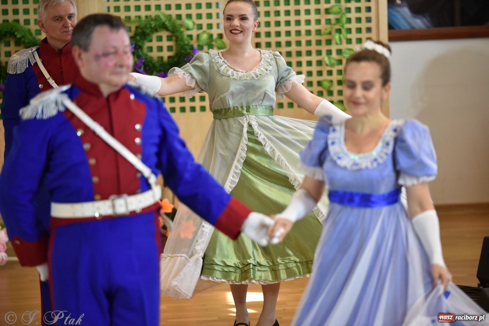 Zdjęcie w galerii na portalu naszraciborz.pl: Raciborskie Źródło zatańczyło dla małego Henia wiadomości z regionu