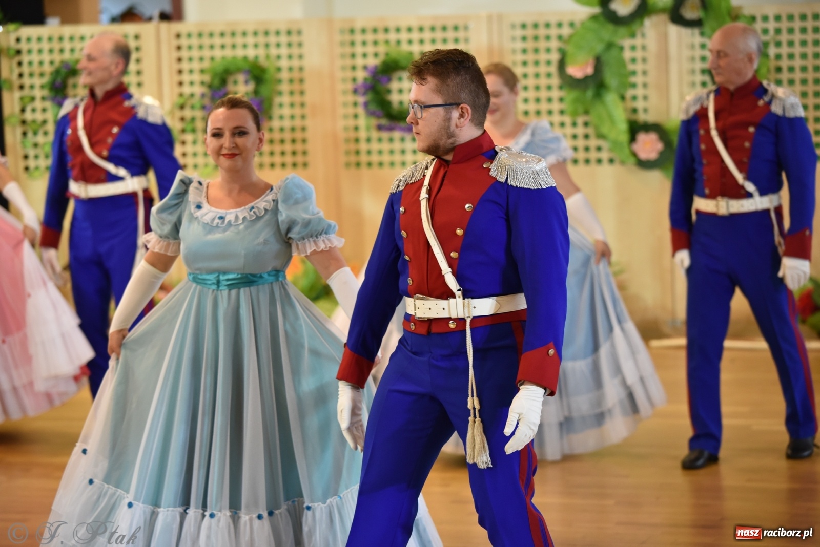 Zdjęcie w galerii na portalu naszraciborz.pl: Raciborskie Źródło zatańczyło dla małego Henia wiadomości z regionu