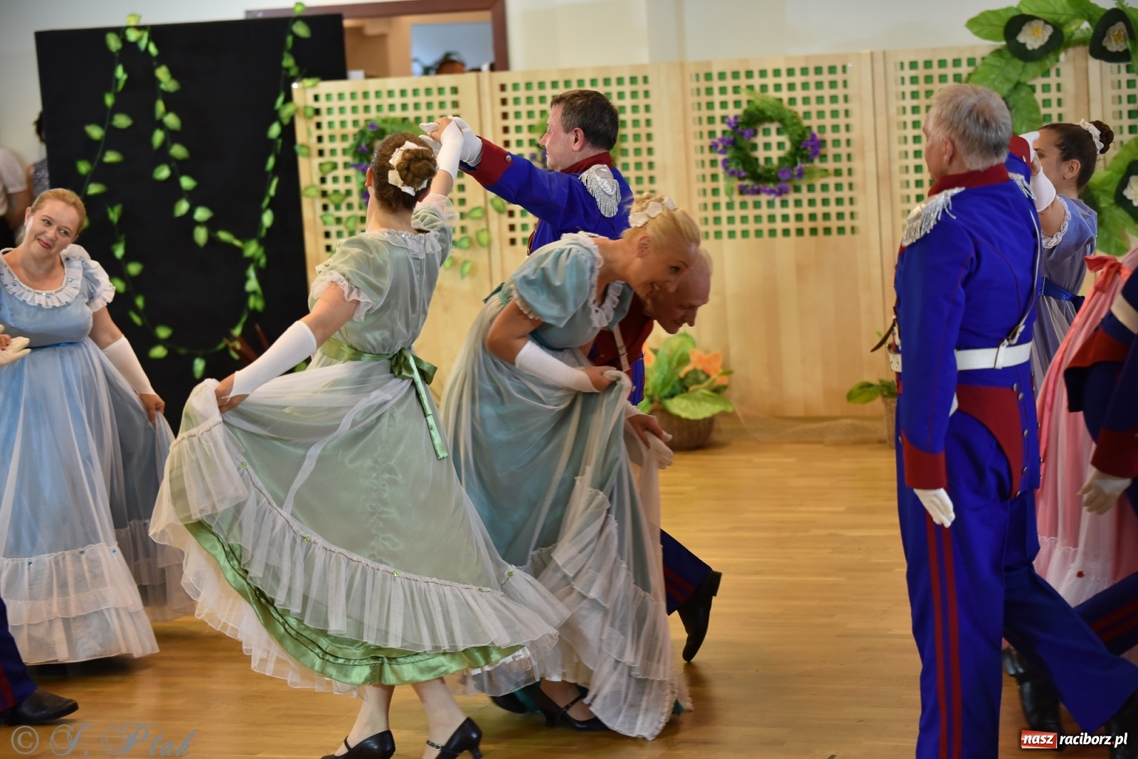 Zdjęcie w galerii na portalu naszraciborz.pl: Raciborskie Źródło zatańczyło dla małego Henia wiadomości z regionu