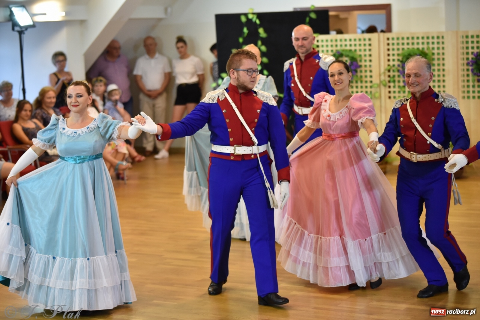 Zdjęcie w galerii na portalu naszraciborz.pl: Raciborskie Źródło zatańczyło dla małego Henia wiadomości z regionu