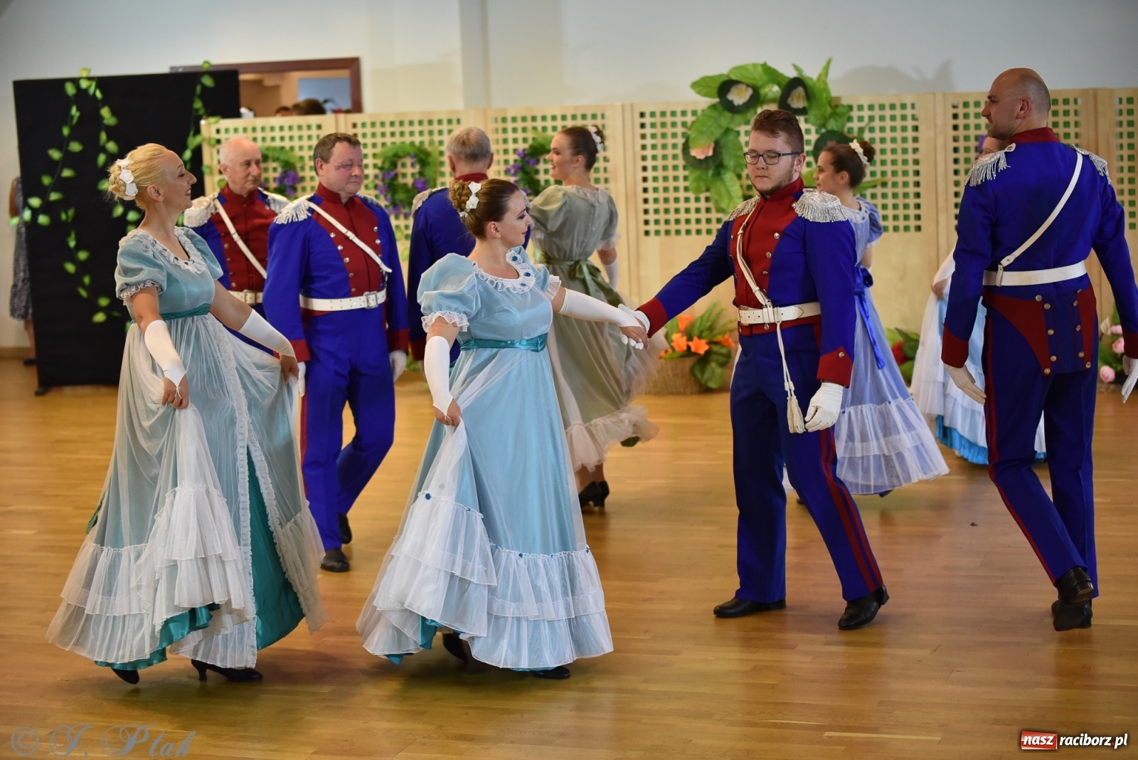 Zdjęcie w galerii na portalu naszraciborz.pl: Raciborskie Źródło zatańczyło dla małego Henia wiadomości z regionu